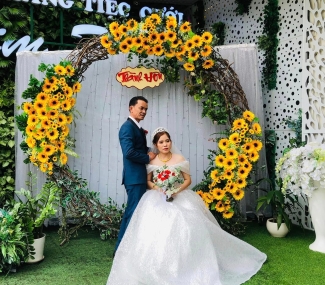 HAPPYWEDDING HOÀNG TRUNG - BẢO THU 09/04/2023 Sảnh LOTUS Chúc hai bạn trăm năm hạnh phúc.
